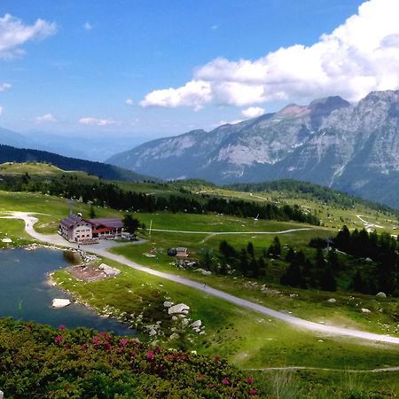Hotel Rifugio Viviani Pradalago Madonna Exterior foto